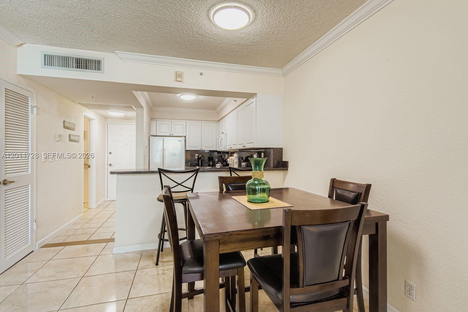WAVE CONDO - Residential