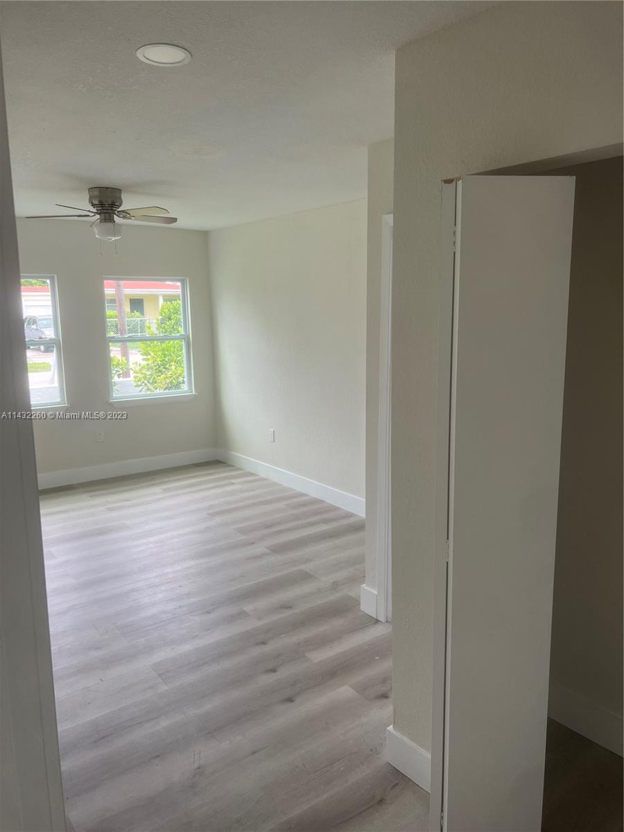 COLONIAL ESTATES - Residential Lease