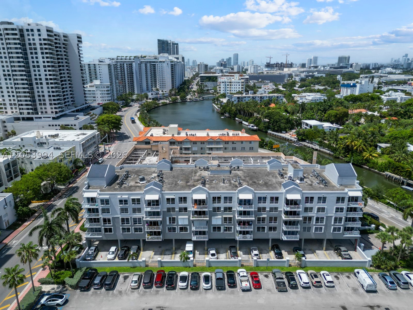 CAPOMAR CONDO - Residential