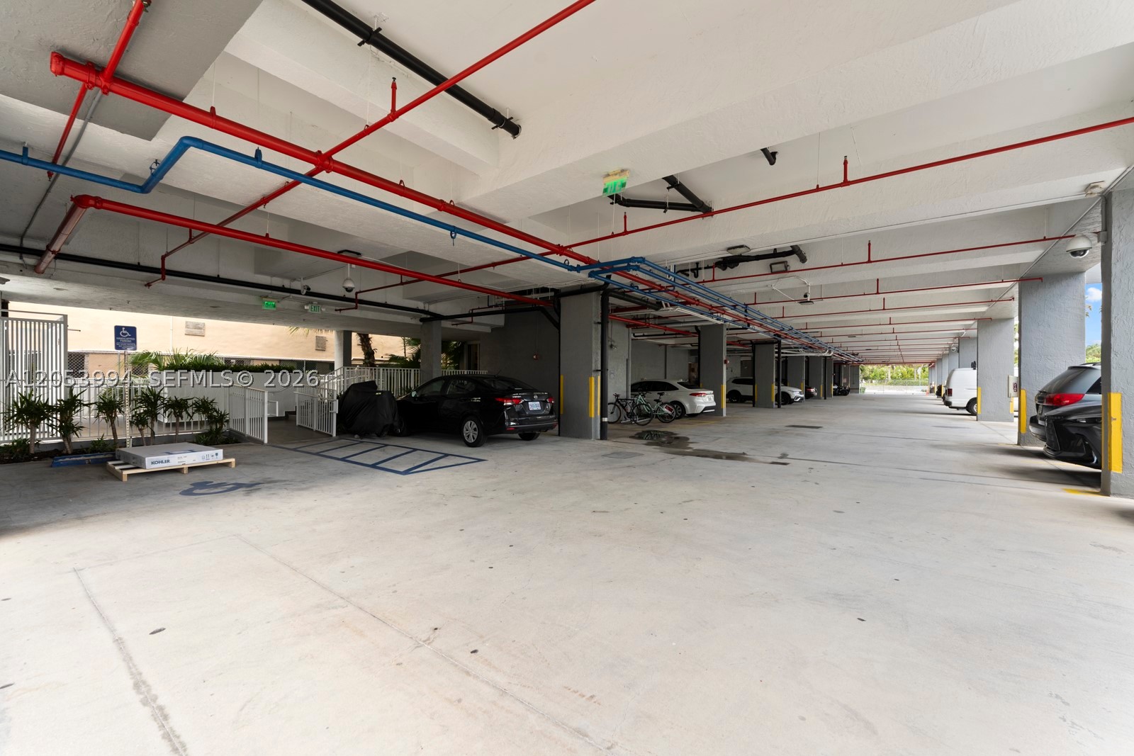 CAPOMAR CONDO - Residential