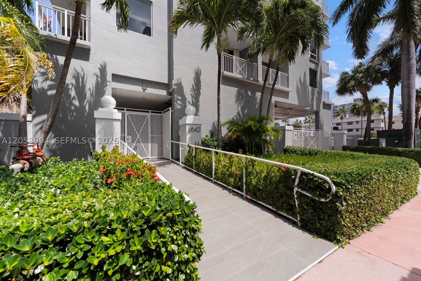 CAPOMAR CONDO - Residential