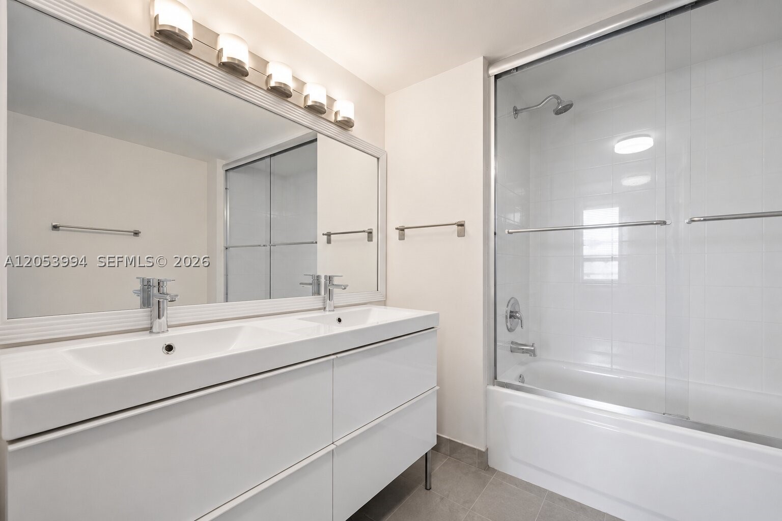 CAPOMAR CONDO - Residential
