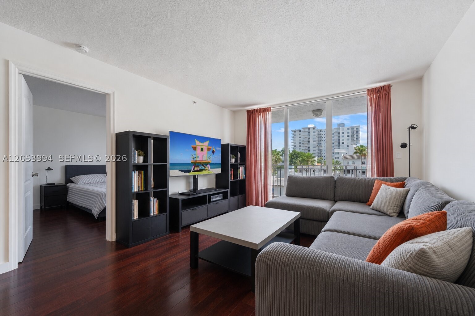 CAPOMAR CONDO - Residential
