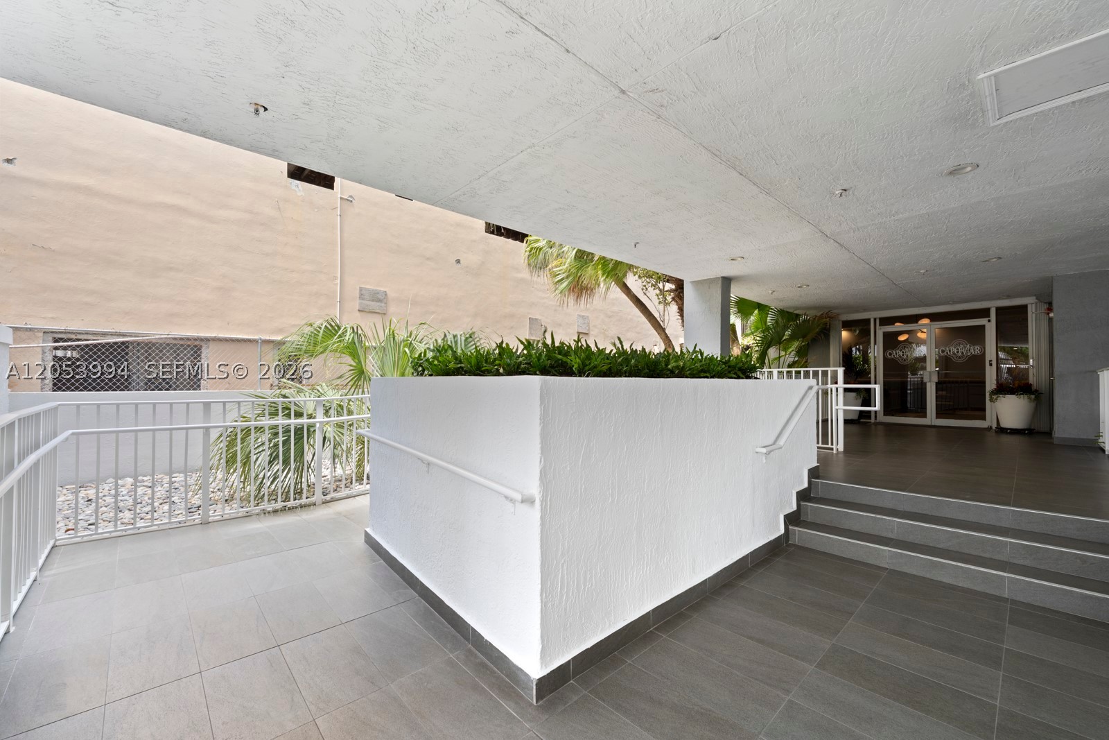 CAPOMAR CONDO - Residential