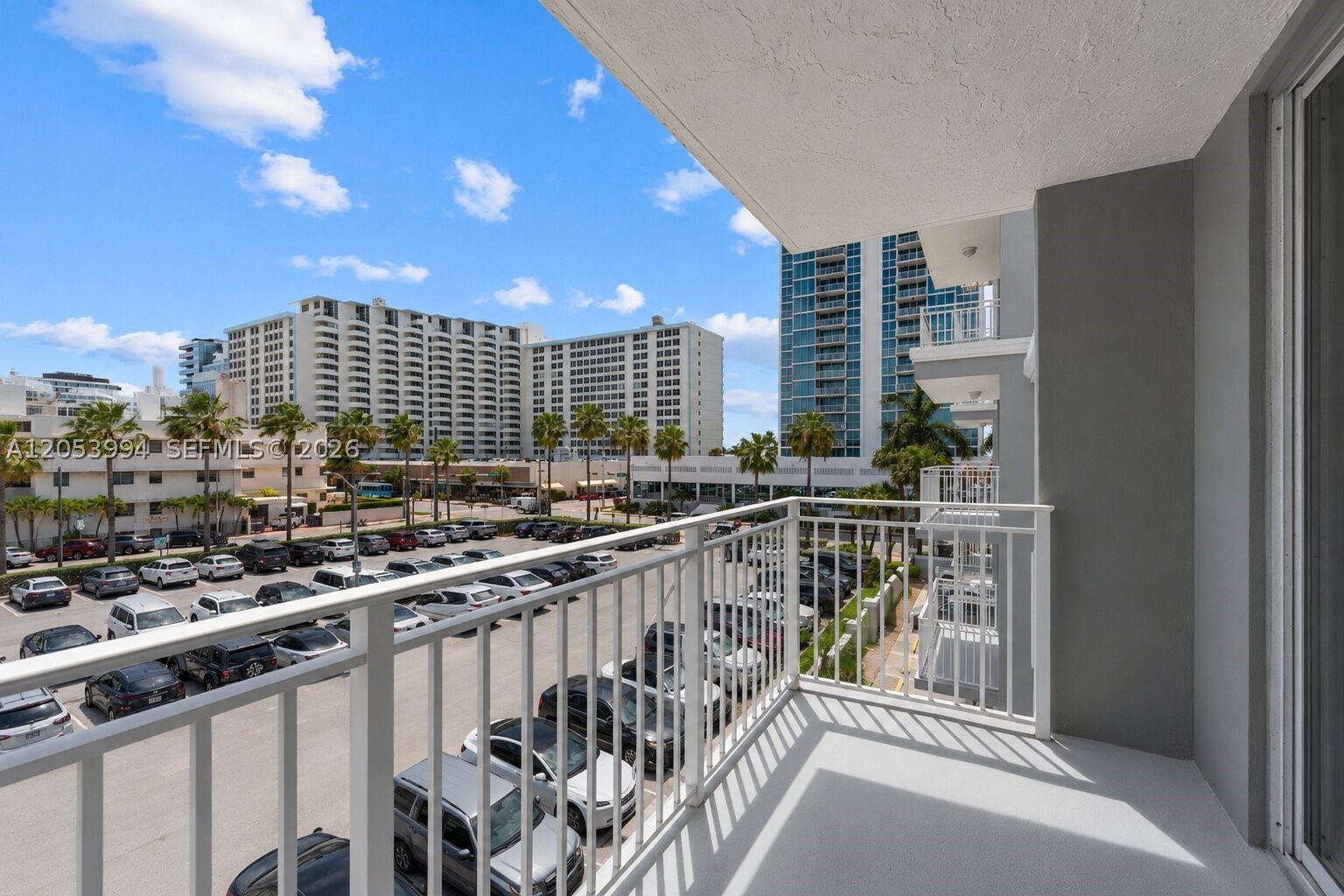 CAPOMAR CONDO - Residential