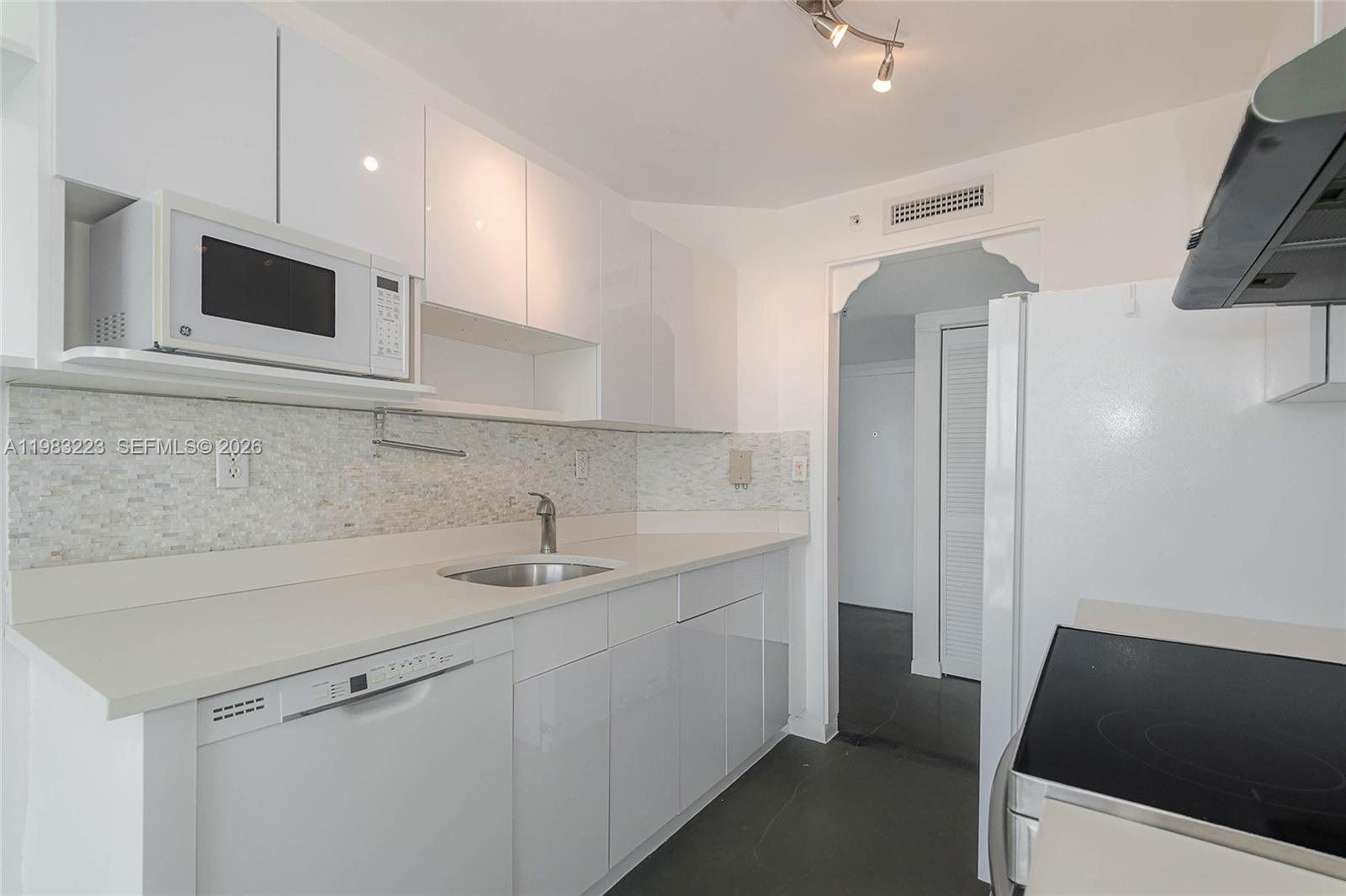 WEST BAY PLAZA CONDO - Residential