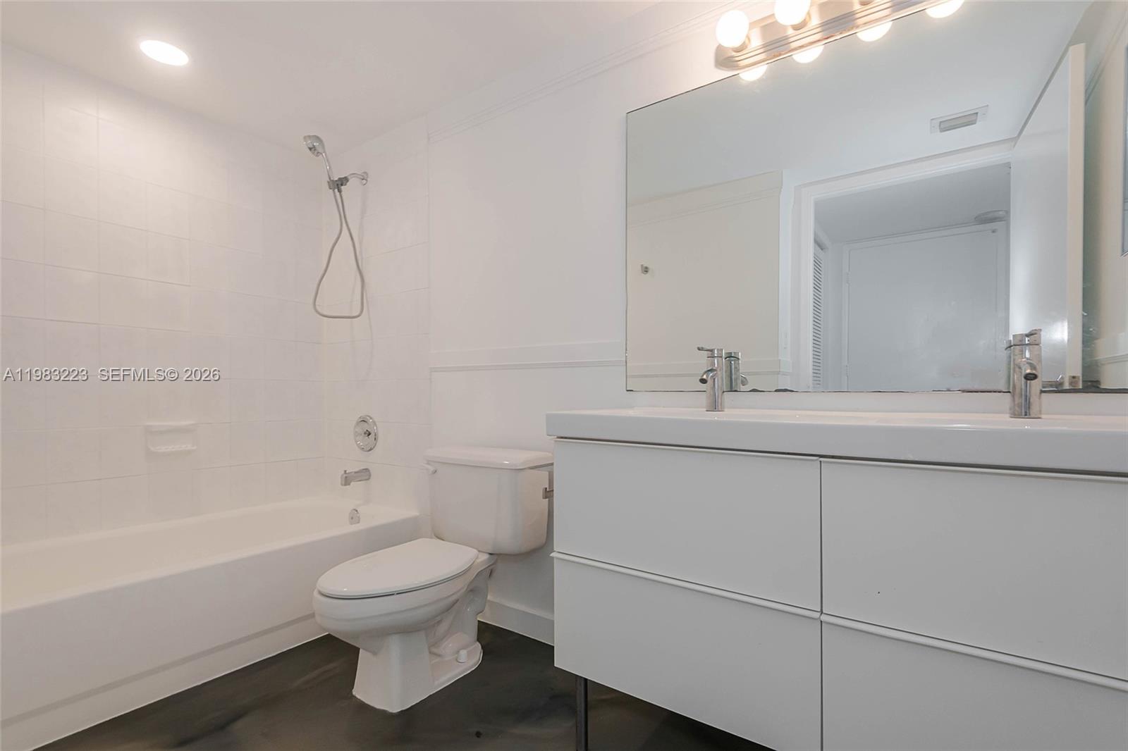 WEST BAY PLAZA CONDO - Residential