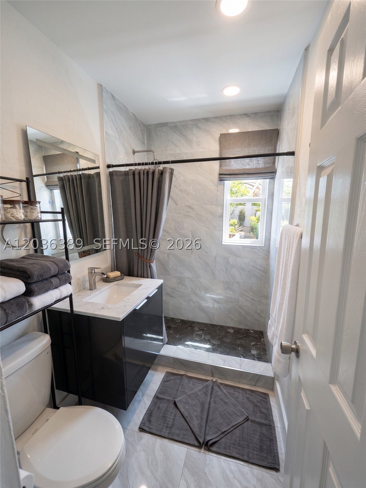 HOLLYWOOD LITTLE RANCHES - Residential Lease