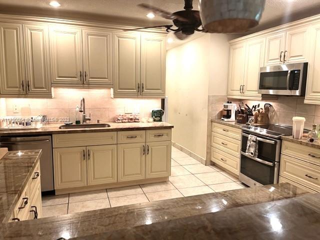 NO 2 PALM-AIRE COUNTRY CL - Residential