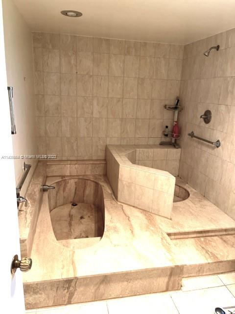 NO 2 PALM-AIRE COUNTRY CL - Residential