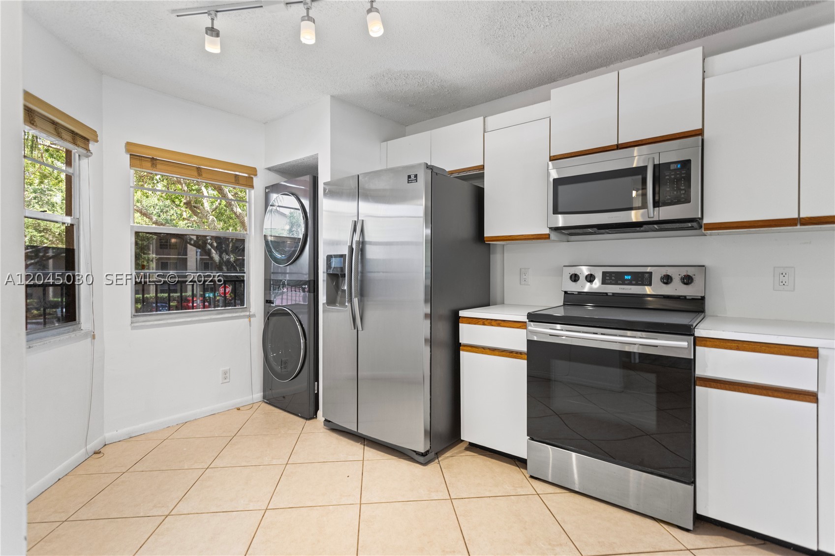 CAMBRIDGE AT CENTURY - Residential