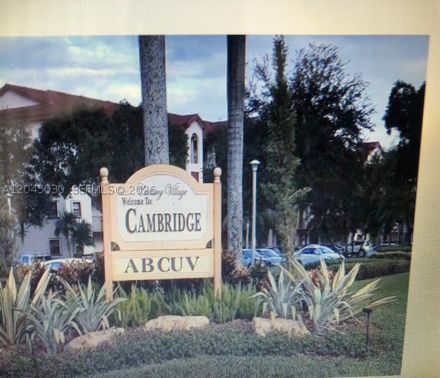 *CENTURY VILLAGE*S FLORIDA PREMIER SENIOR/RETIREMENT COMMUNITY (55+) GUARD-GATED ENTRY_A-RATED AMENITIES (GOLFING, TENNIS, CLUBHOUSE WITH ON-SITE RESTUARANT, MOVIE AND CABARET THEATRE) TRANSPORTATION TO SHOPPING, APPOINTMENTS, EASY COMMUTE TO FT LAUDERDALE & MIAMI AIRPORT) ENJOY FLORIDA RESORT LIVING IN YOUR BACKYARD/FUN & SUN
UNIT HAS NEW AIR-CONDITIONING SYSTEM, AND NEW FLOORING AND REFINISHED BATHS]