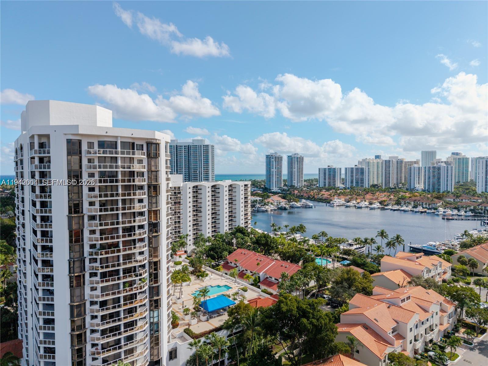 HARBOR TWS AT THE WATERWA - Residential