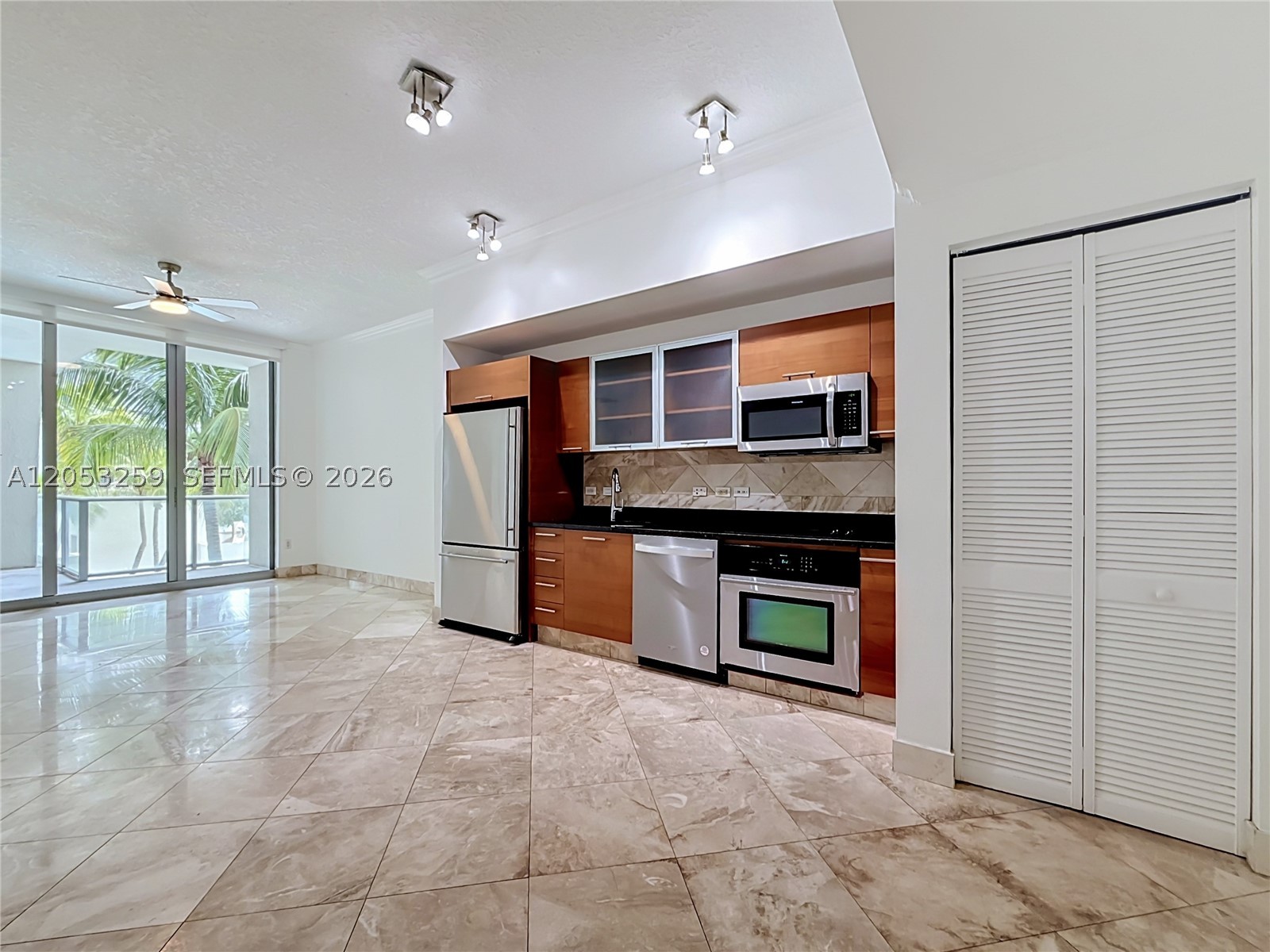 This spacious 1-bedroom residence at 2Midtown Miami, located in the heart of one of Miami’s most vibrant neighborhoods. This beautifully maintained unit features elegant travertine flooring throughout, an open-concept layout, and generous living spaces filled with natural light, creating the perfect blend of comfort and style. Residents of 2Midtown enjoy the collection of amenities, including a resort-style swimming pool, state-of-the-art fitness center, sauna, steam room, outdoor lounge areas, concierge services, and 24-hour security. Situated in Midtown Miami, this residence is just minutes from the Design District, Wynwood, Miami Beach, and Downtown Miami. Enjoy world-class shopping, renowned restaurants, art galleries, and entertainment right outside your door. With easy access to I-95 and major highways, commuting throughout South Florida is convenient and effortless.