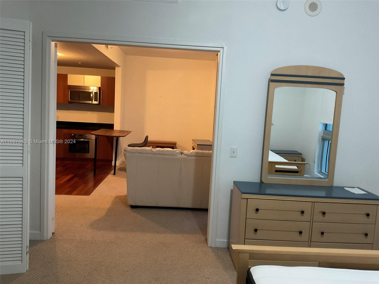 MET 1 CONDO - Residential