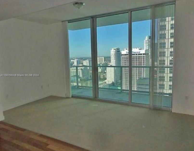 MET 1 CONDO - Residential