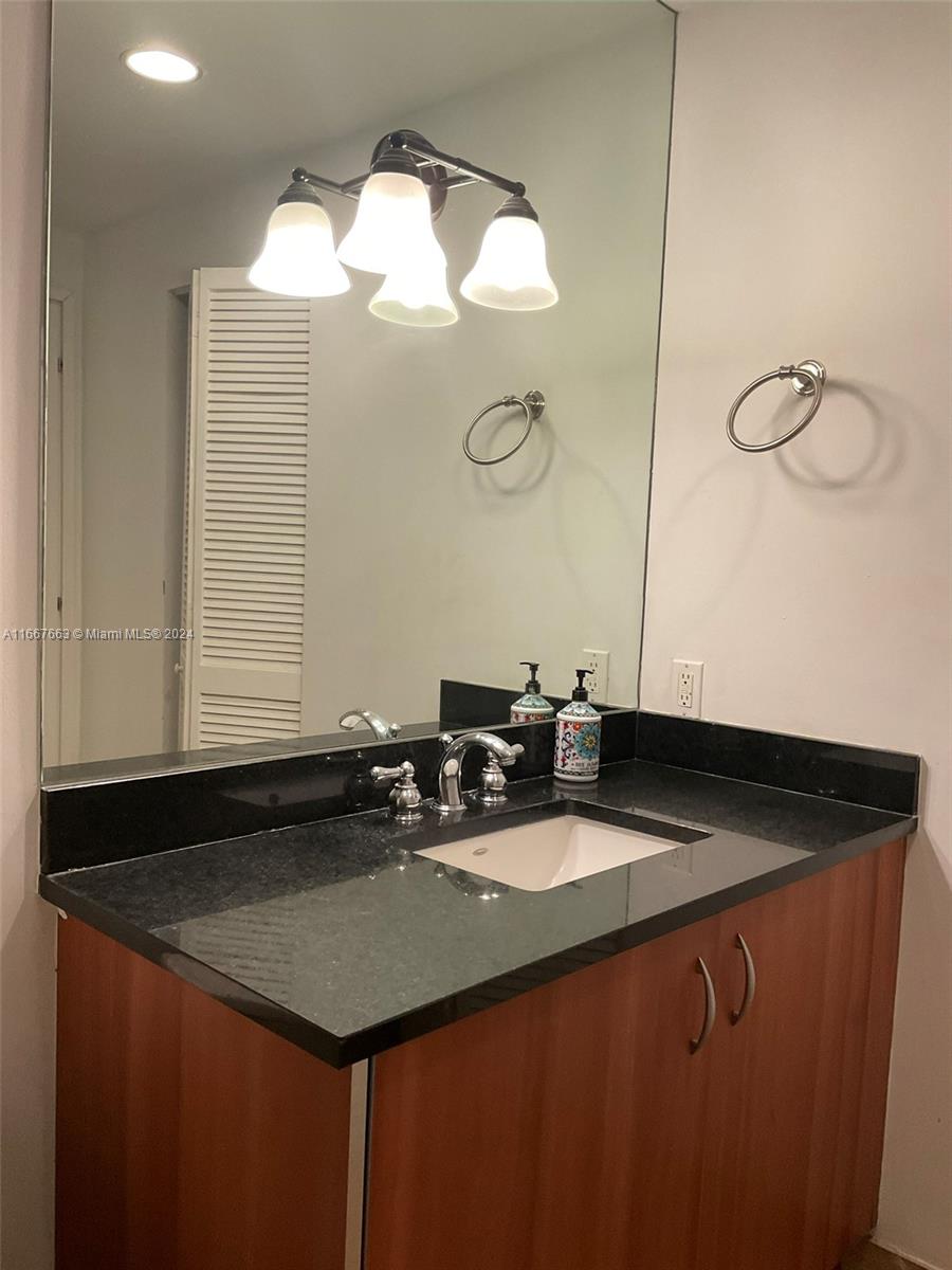 MET 1 CONDO - Residential