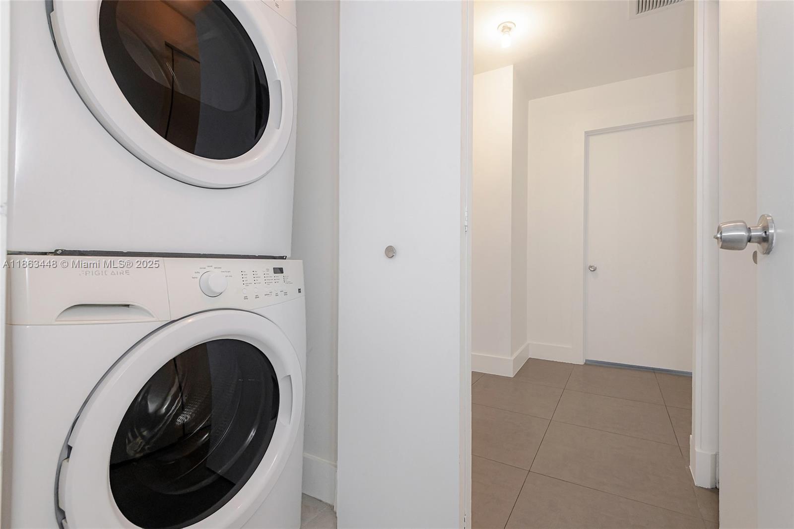 DANIA PLACE (THE) CONDO - Residential Lease