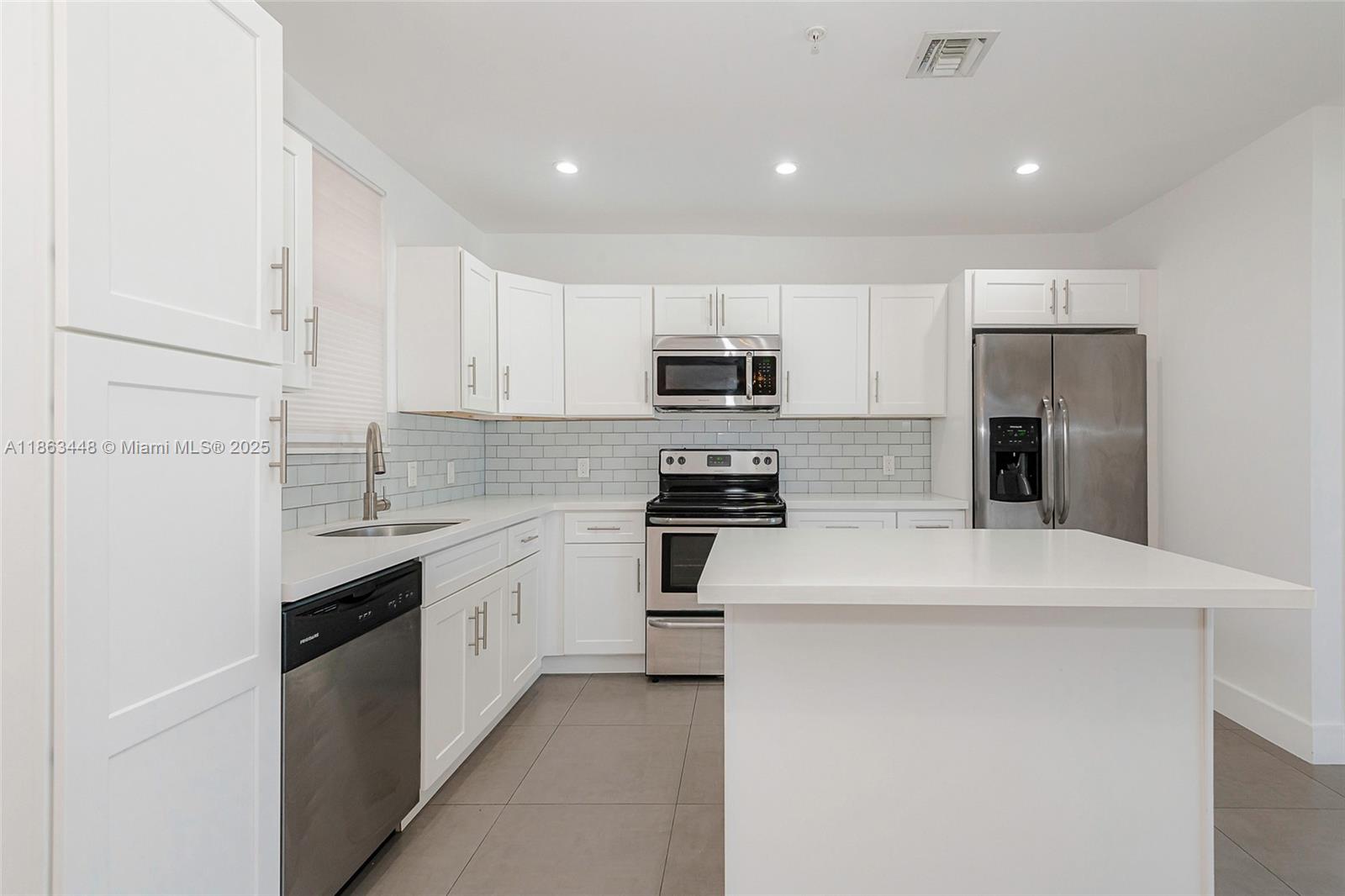 DANIA PLACE (THE) CONDO - Residential Lease