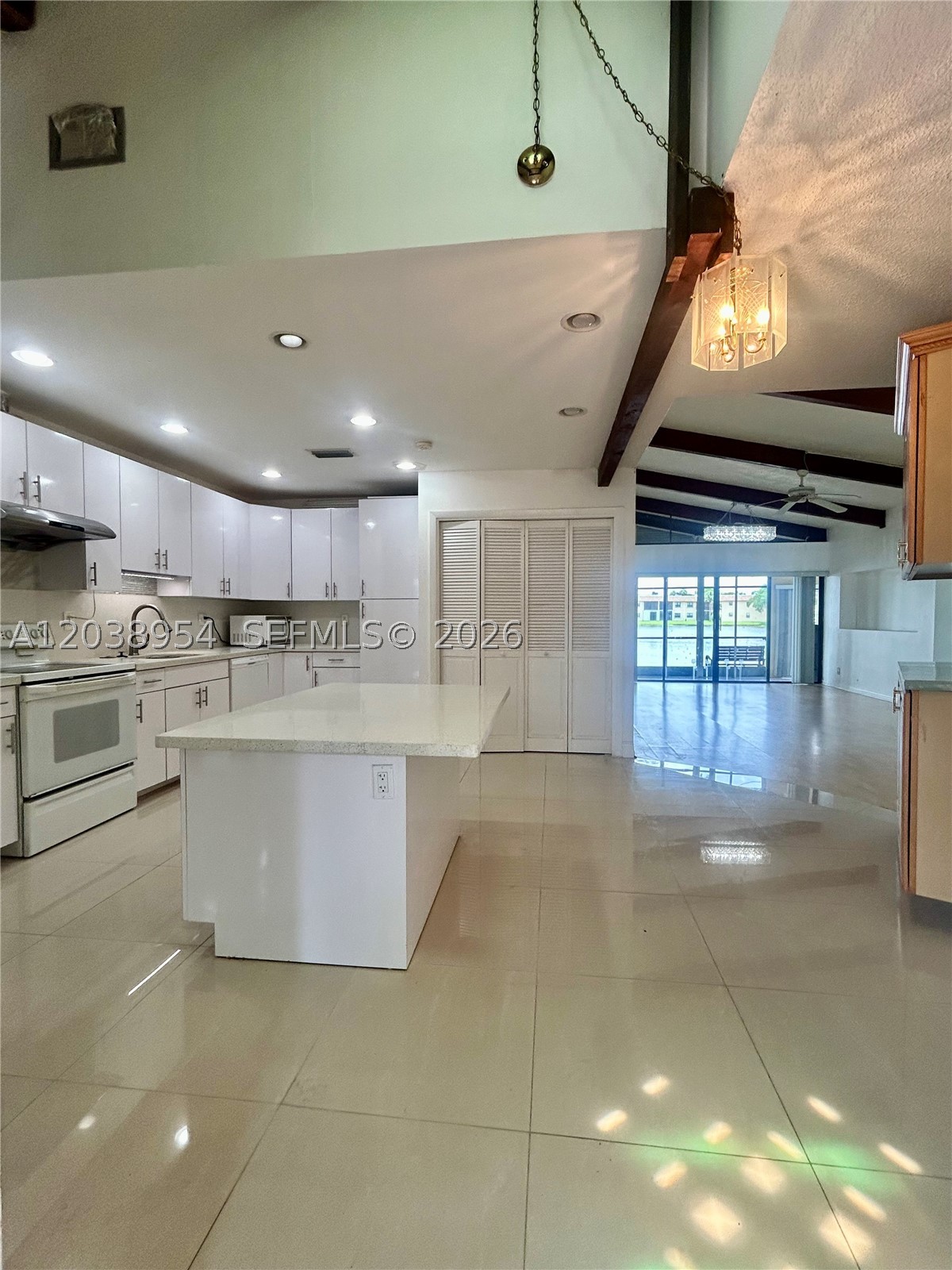 VILLAS AT CARRIAGE HILLS - Residential