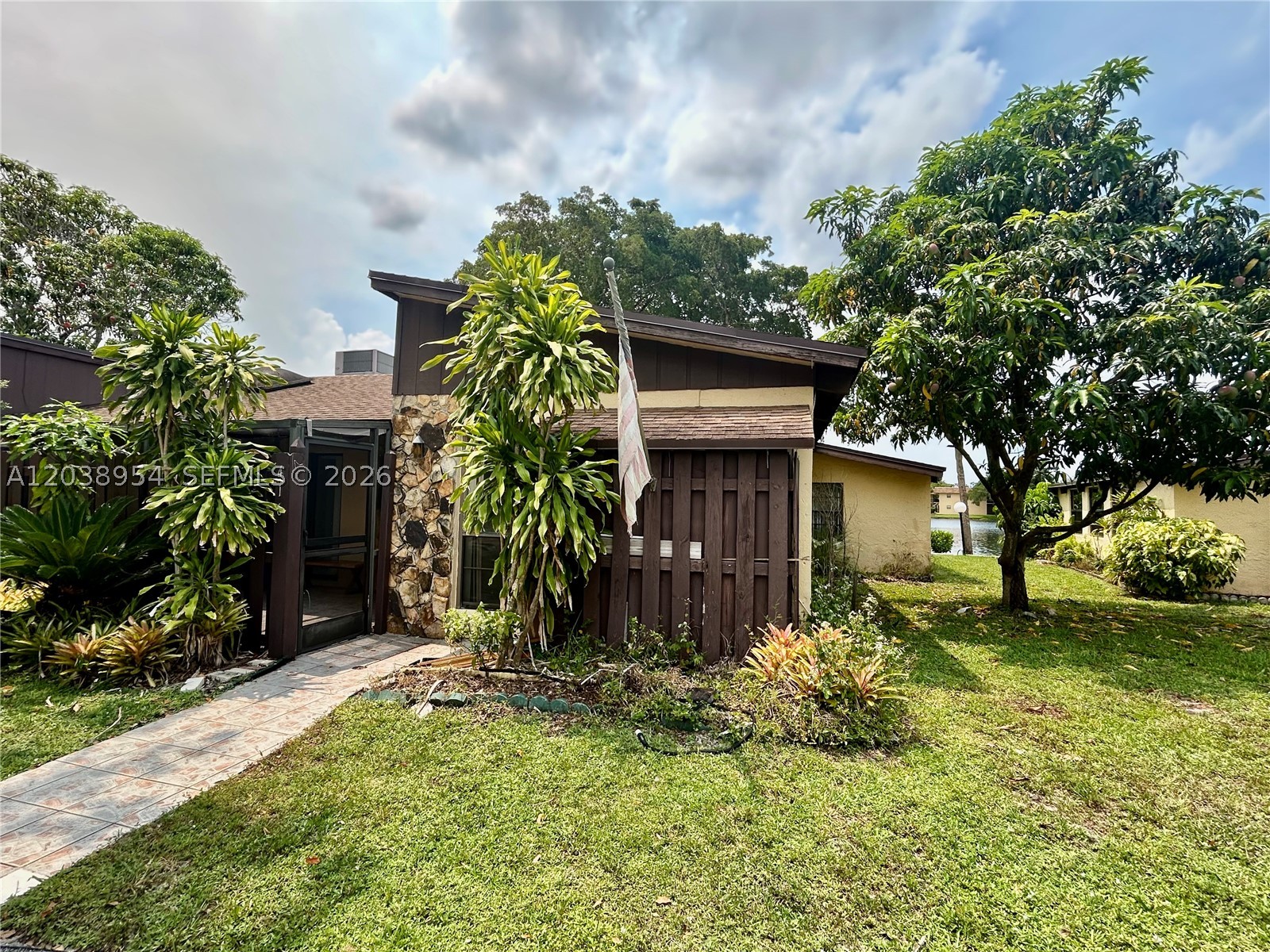 VILLAS AT CARRIAGE HILLS - Residential
