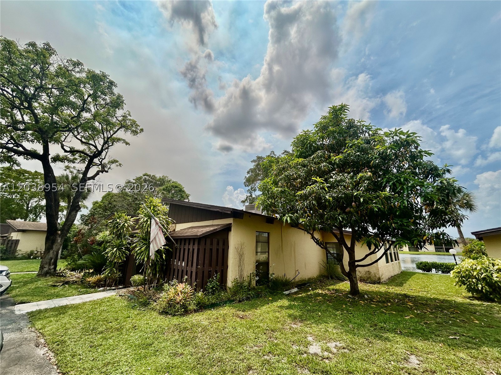 VILLAS AT CARRIAGE HILLS - Residential