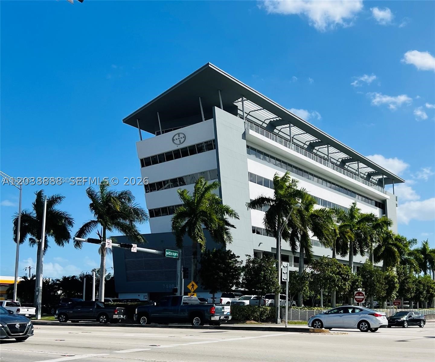Fantastic Opportunity to Sublease an office (corner unit) in a professional building in a highly visible and trafficked main thoroughfare of Bird Road in Miami. To share one large conference room, kitchen area, secretarial area, waiting area, copier, internet and bathrooms. Large building with lots of parking spaces and handicap entrance. Building is occupied with attorneys, doctors and accountants. Rental benefits: Electricity, water, receptionist service and other amenities. Centrally located near restaurants, other businesses, and Palmetto Expressway.
