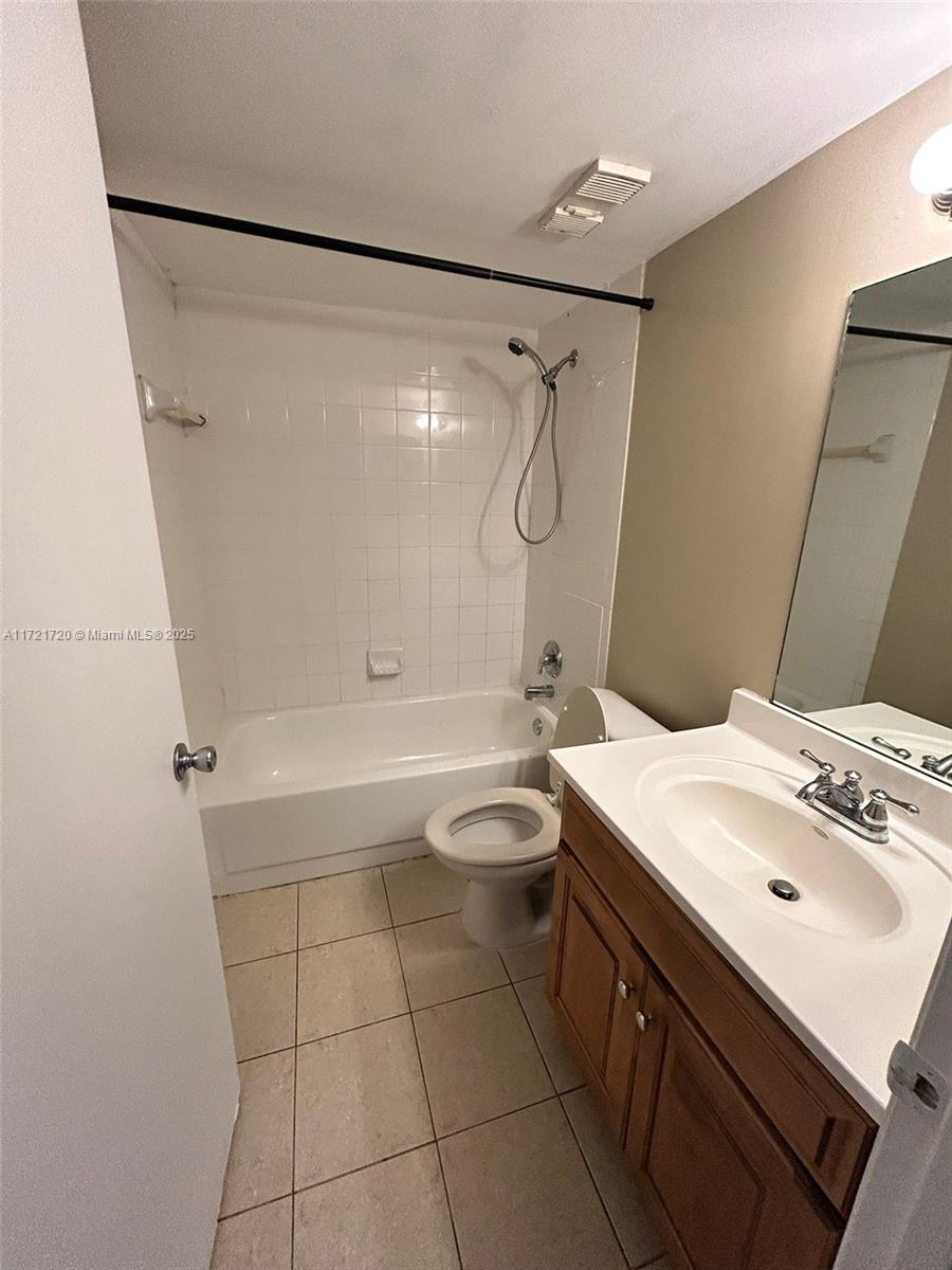 LAKES OF JACARANDA CONDO - Residential Lease