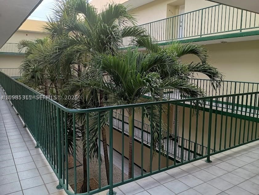 FLAMINGO COURT CONDO - Residential