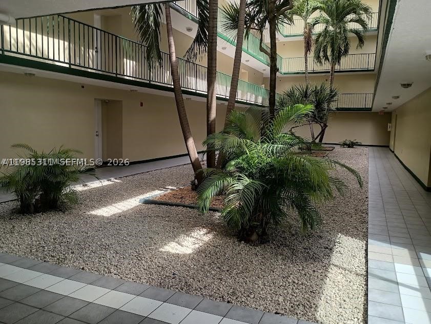 FLAMINGO COURT CONDO - Residential
