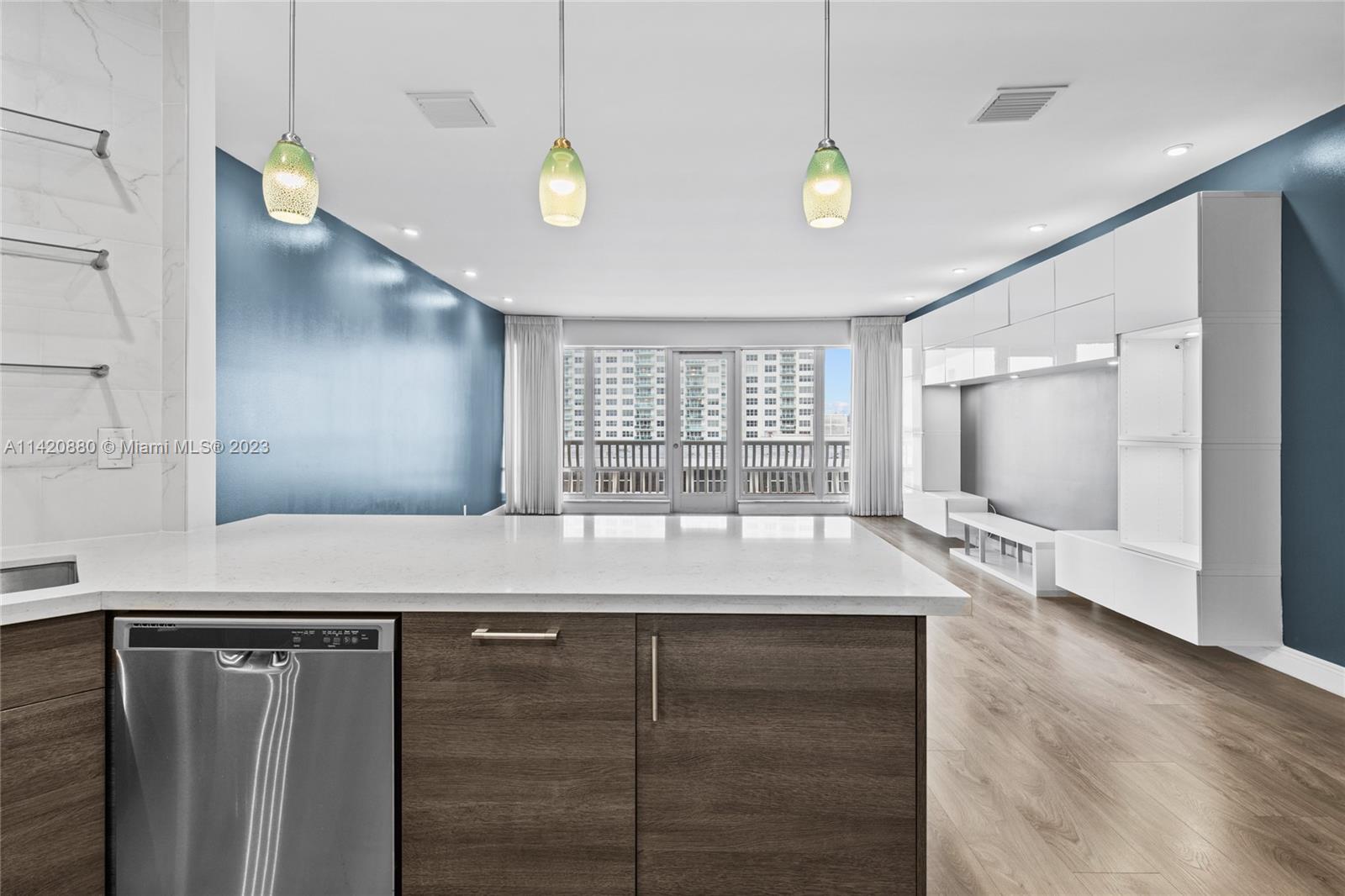 OCEAN CLUB CONDO - Residential Lease