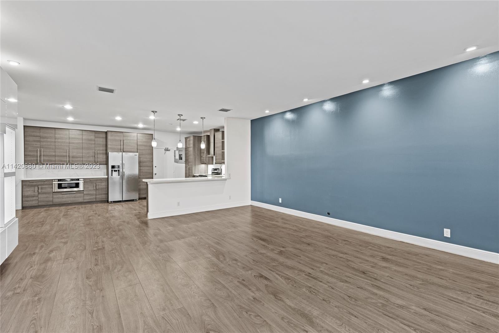 OCEAN CLUB CONDO - Residential Lease