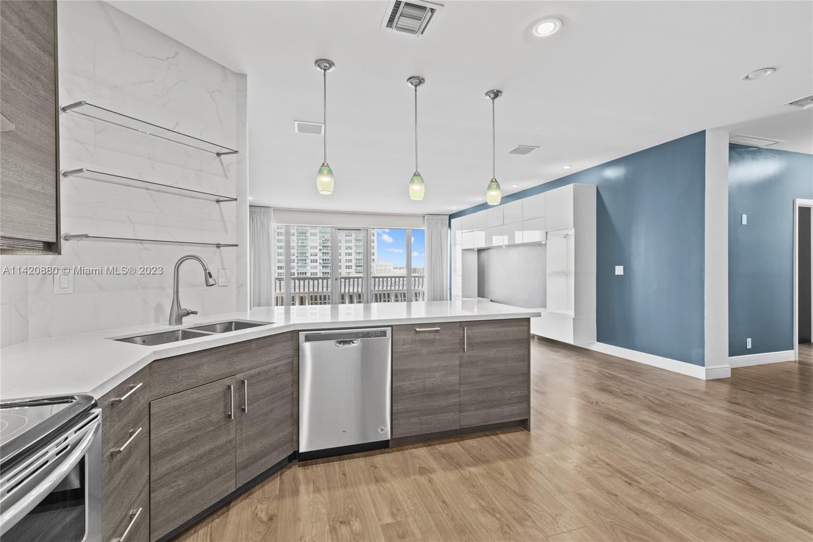 OCEAN CLUB CONDO - Residential Lease