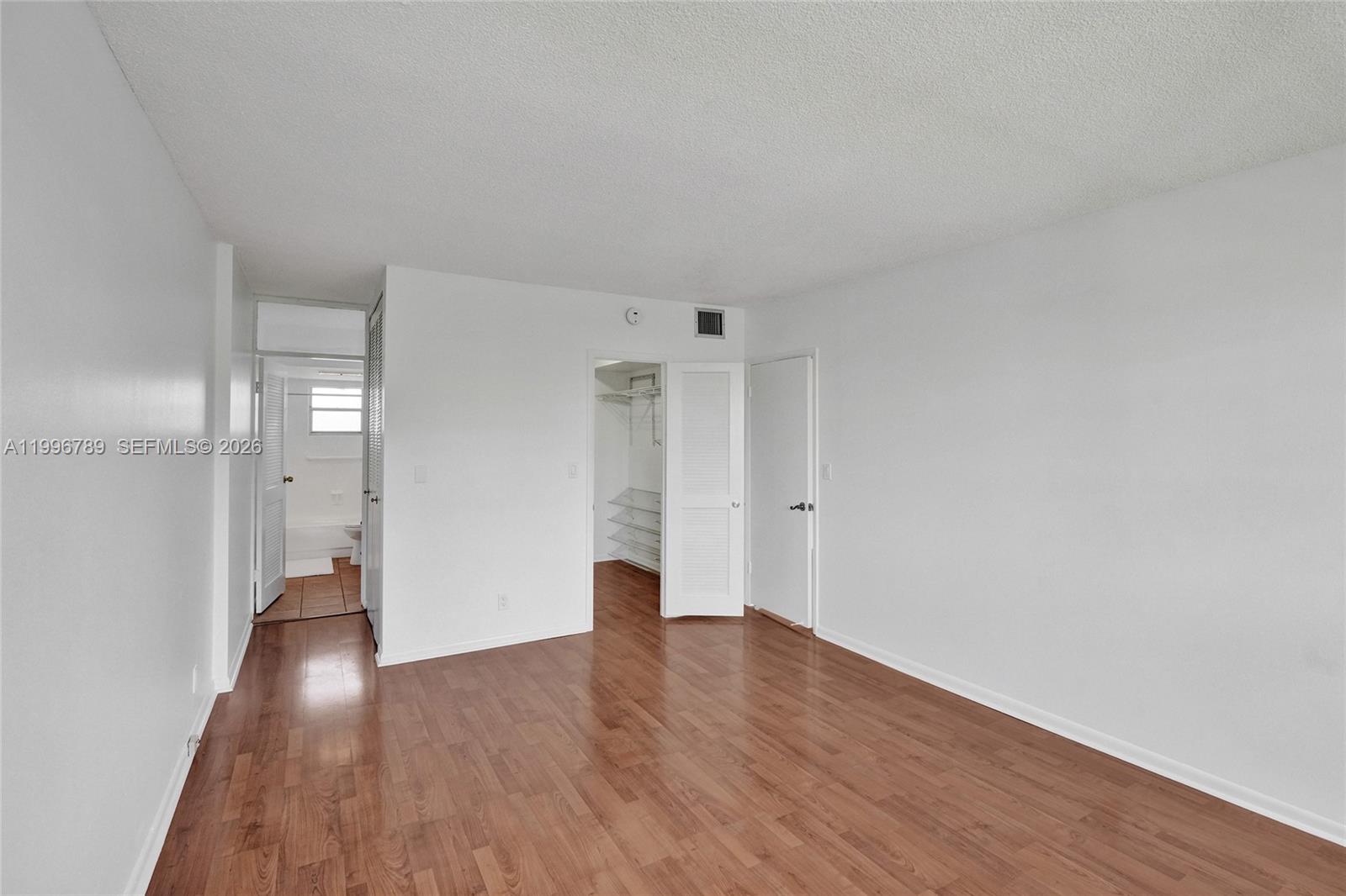 GOLDEN VIEW CONDO - Residential