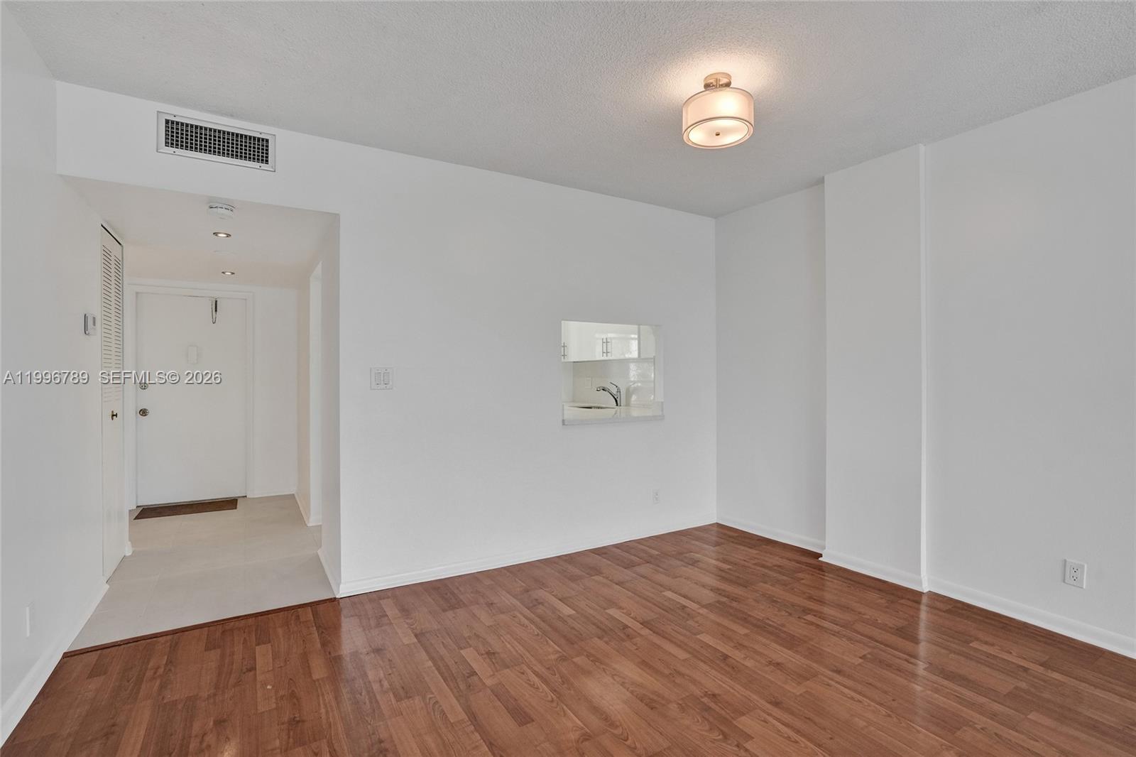 GOLDEN VIEW CONDO - Residential