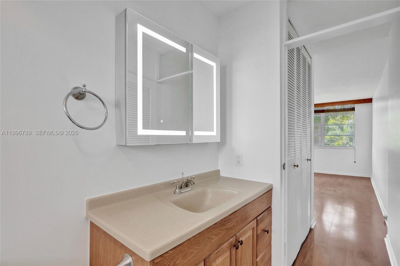 GOLDEN VIEW CONDO - Residential