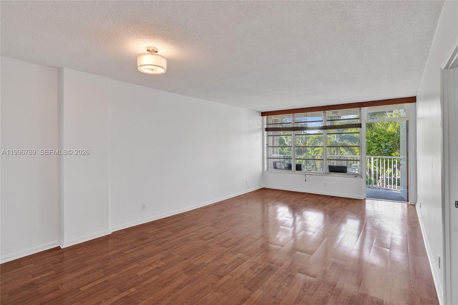 GOLDEN VIEW CONDO - Residential