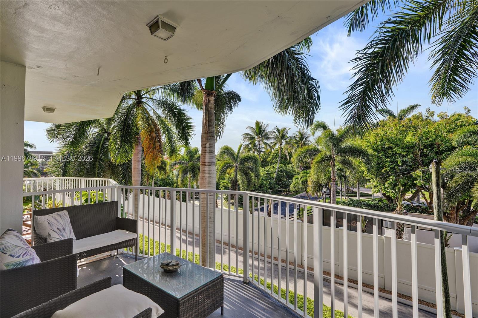 GOLDEN VIEW CONDO - Residential