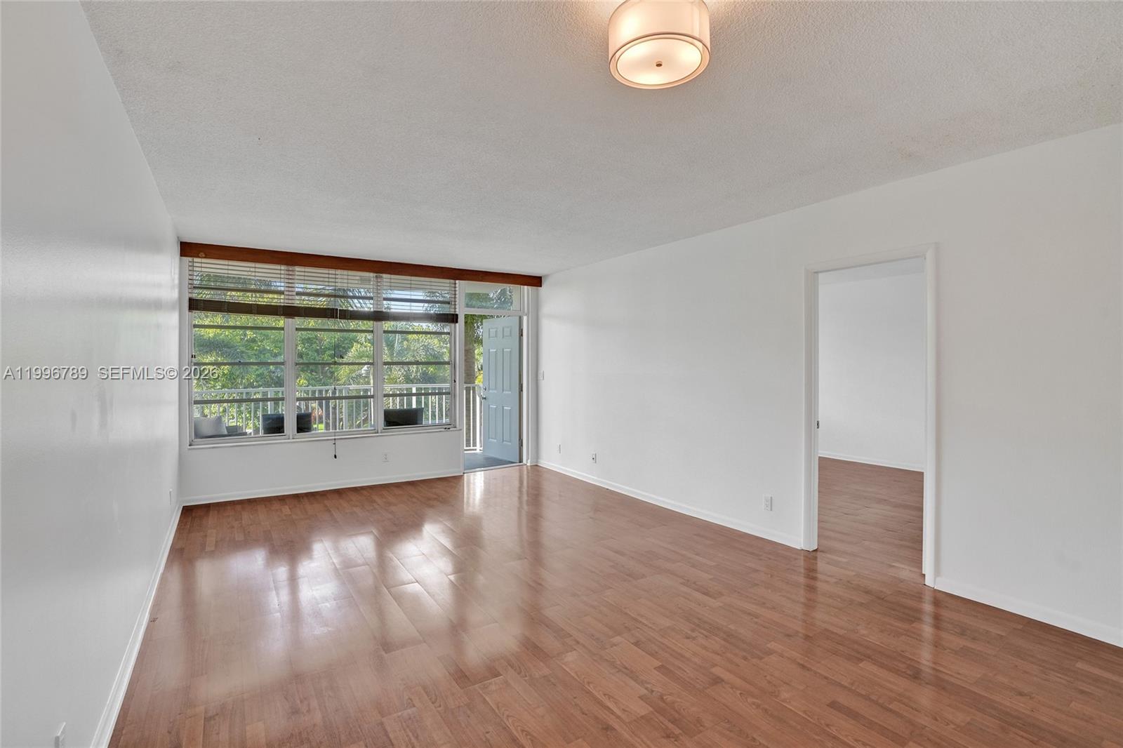 GOLDEN VIEW CONDO - Residential