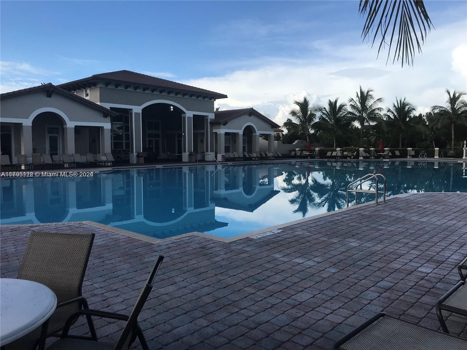 LAKES BY THE BAY CEE - Residential