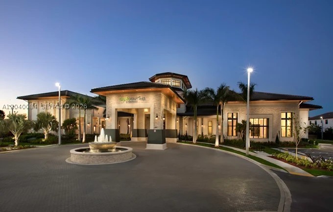 APEX AT PARK CENTRAL COND - Residential
