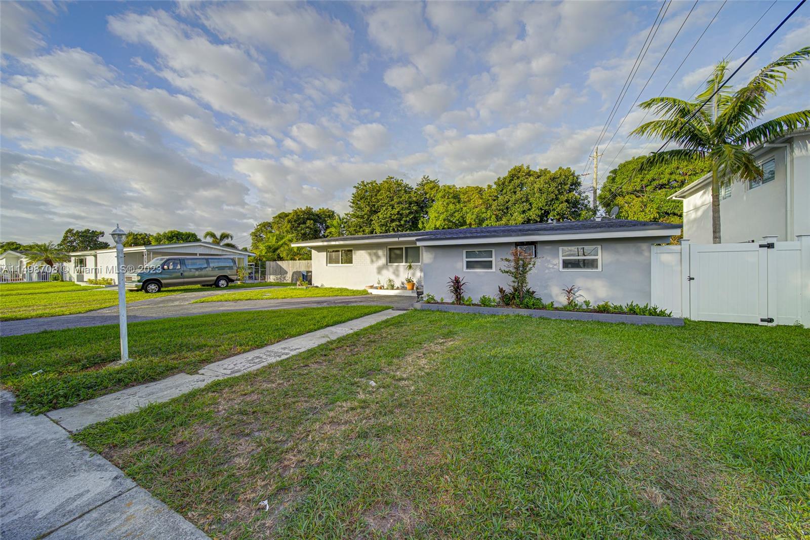 CORAL PARK ESTATES SEC 1 - Residential