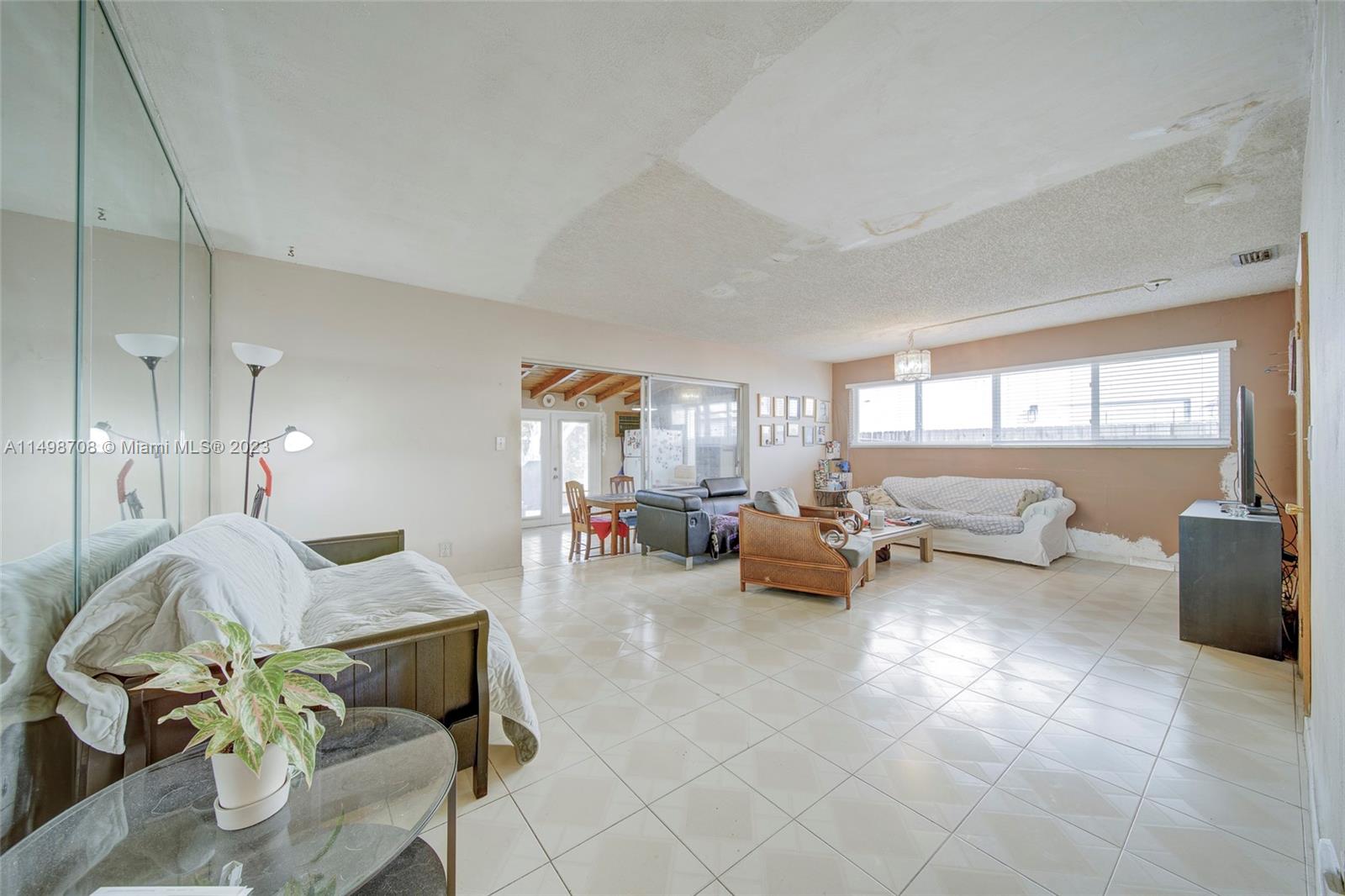 CORAL PARK ESTATES SEC 1 - Residential