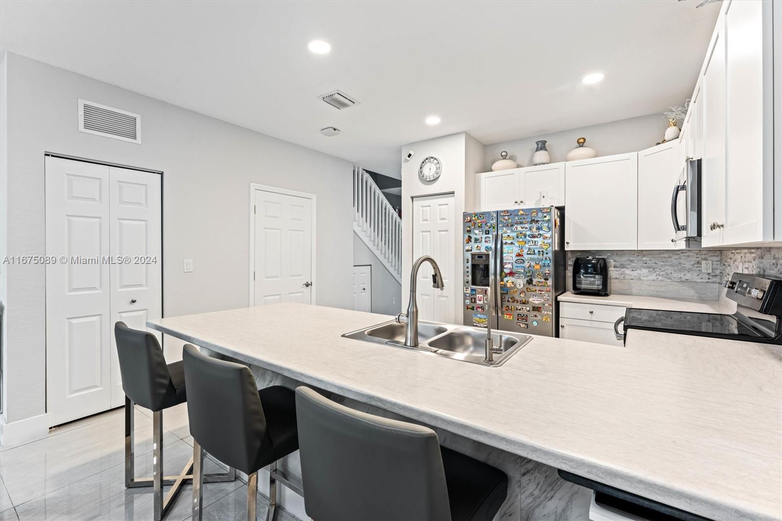 AQUABELLA SECTION TWO - Residential Lease