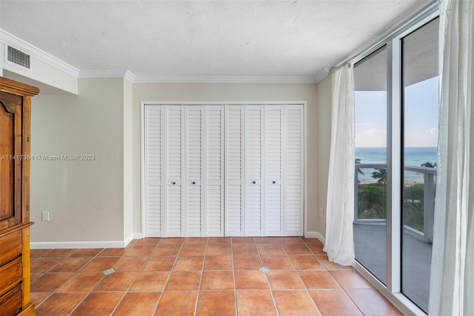 THE ROYAL CLUB CONDO - Residential