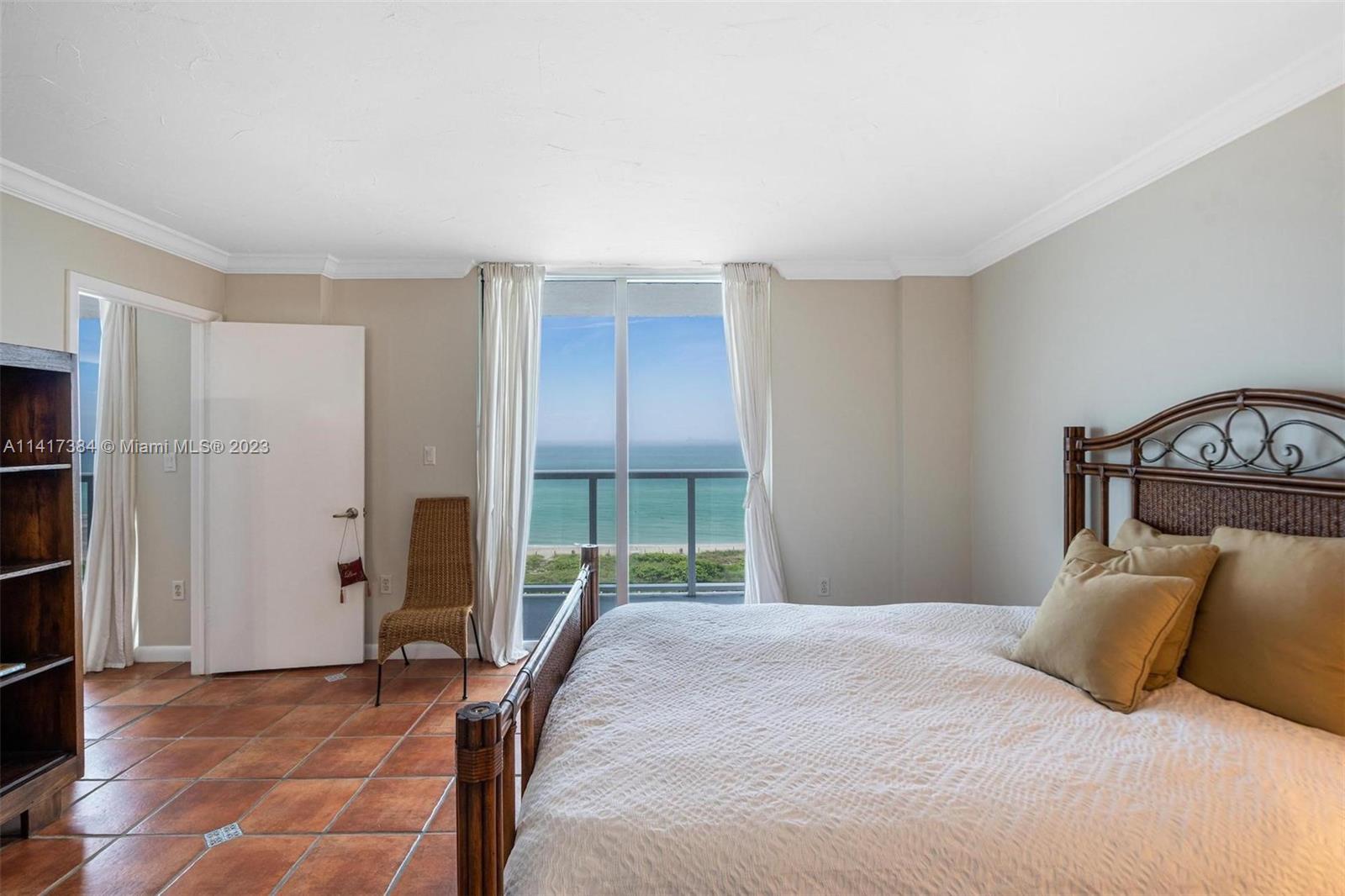 THE ROYAL CLUB CONDO - Residential