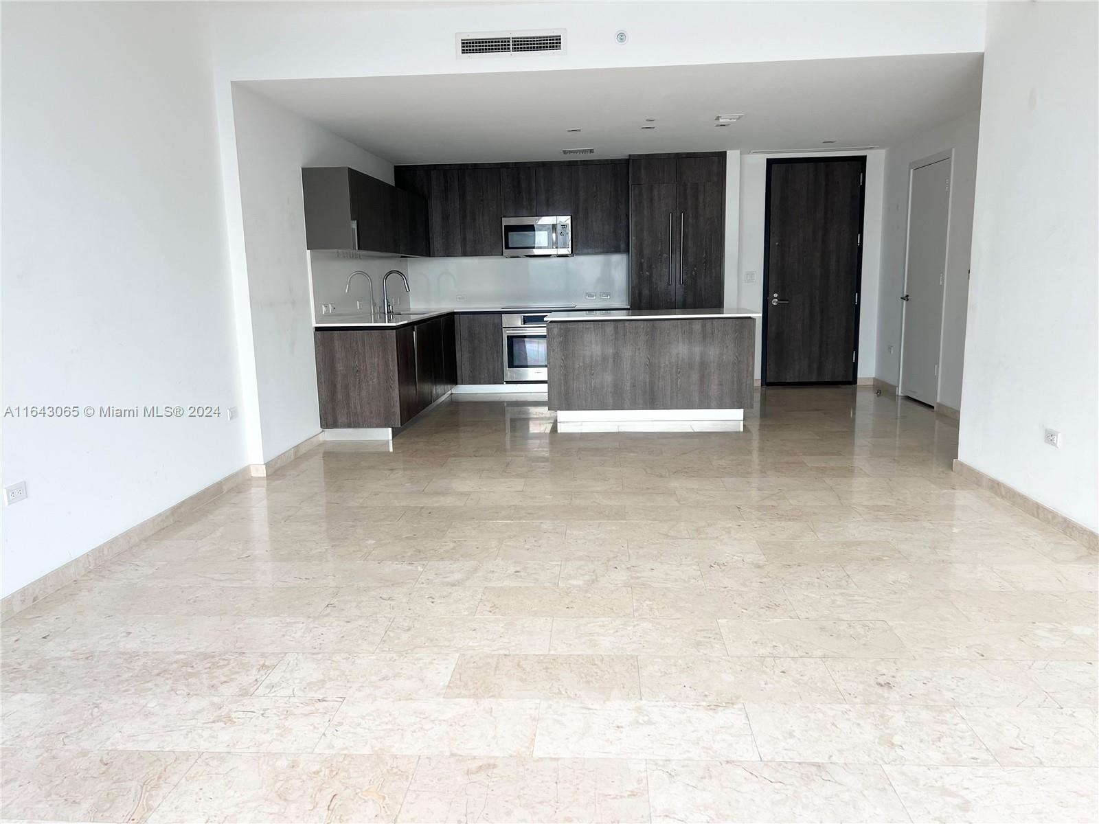 Reach-Brickell City Cente - Residential Lease