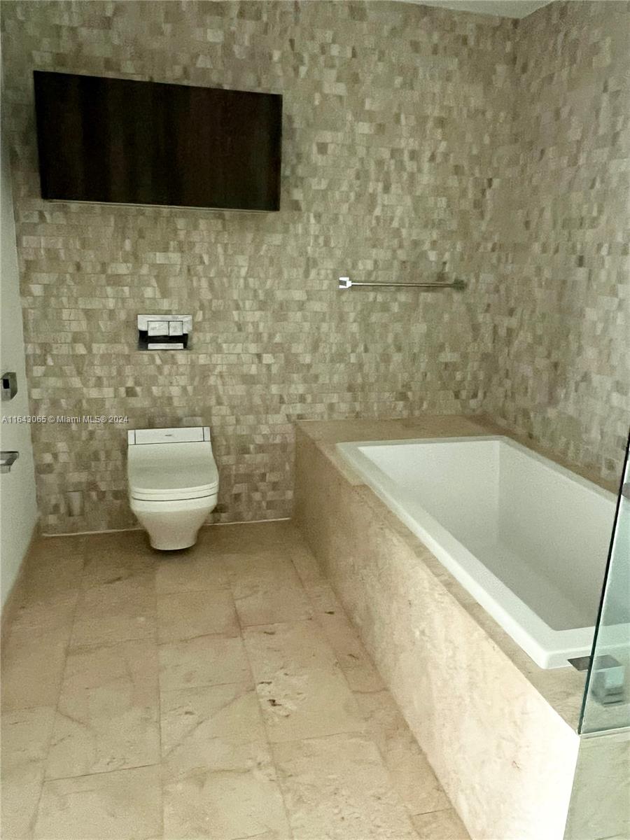 Reach-Brickell City Cente - Residential Lease