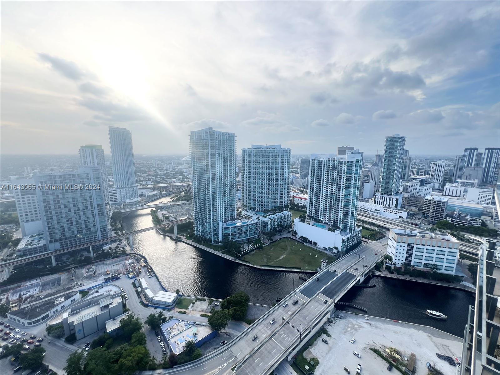 Reach-Brickell City Cente - Residential Lease