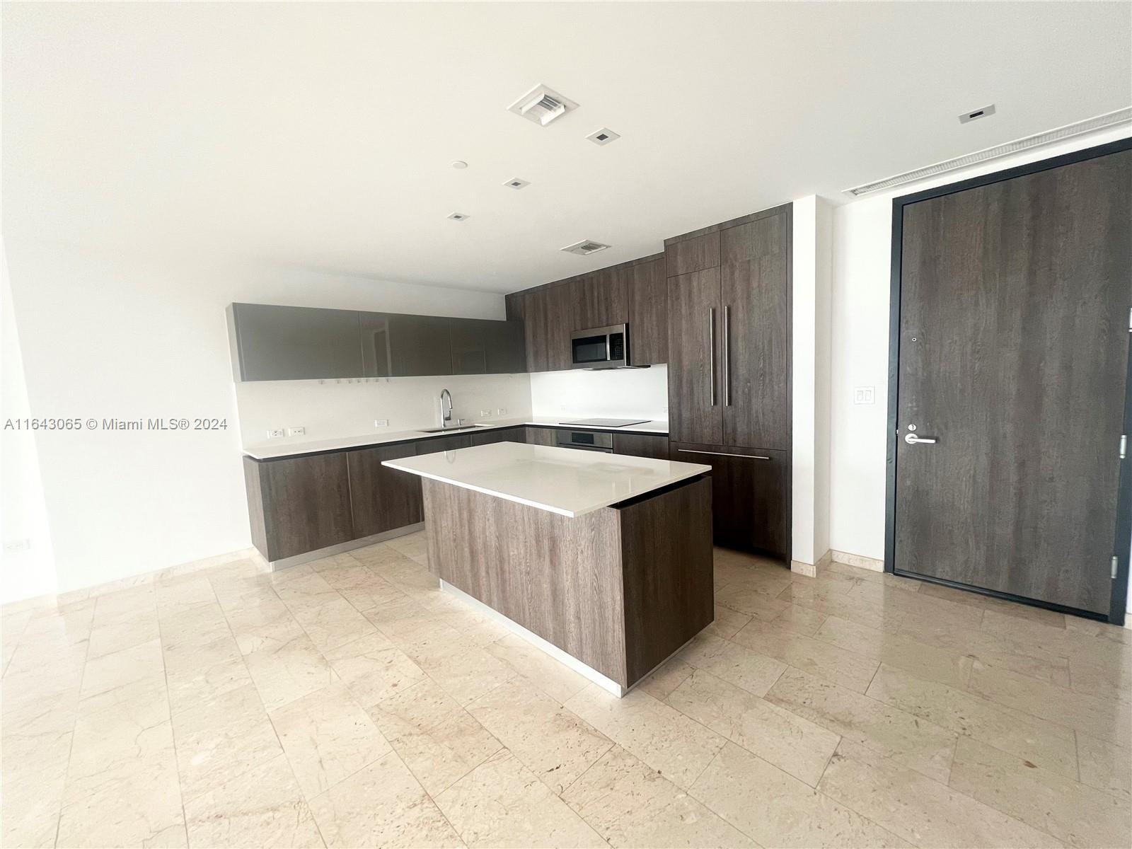 Reach-Brickell City Cente - Residential Lease